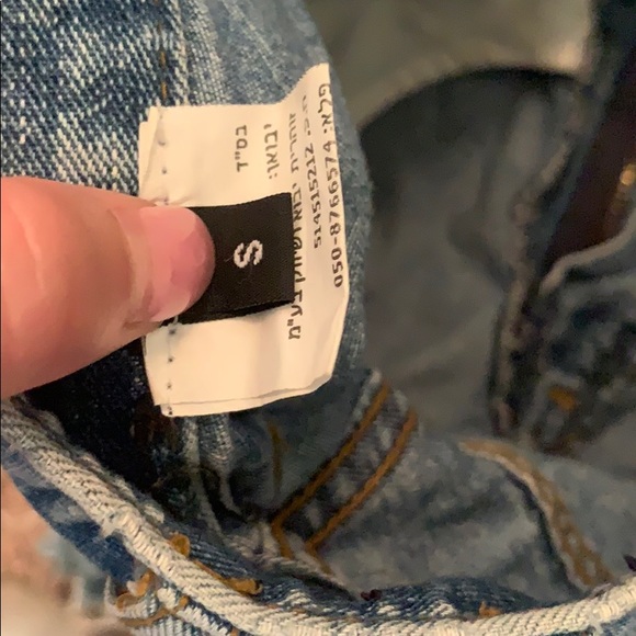 High rise light wash jean shorts - Picture 3 of 3